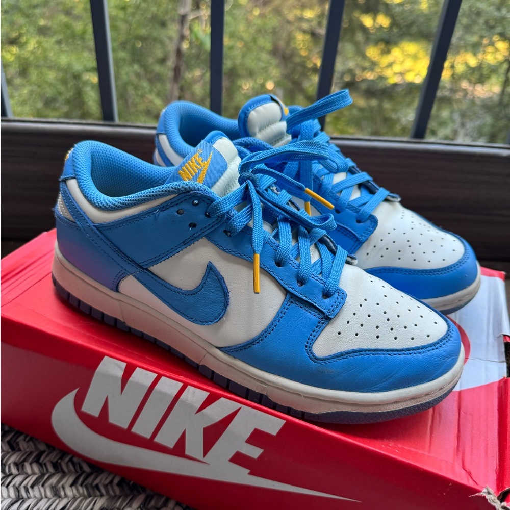 Nike W Dunk Low in sail/coast - university gold